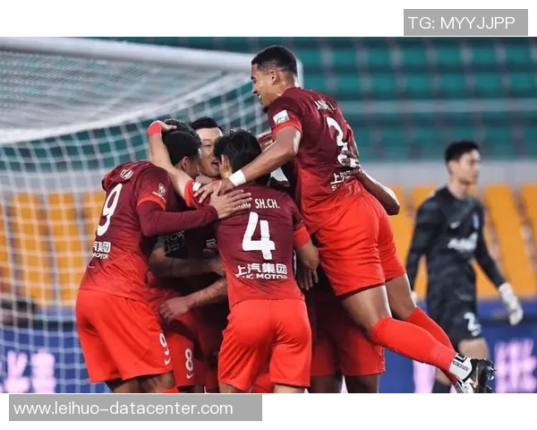 中超赛场惊现冷门莱比锡逆转里昂补时绝杀引发全场狂欢