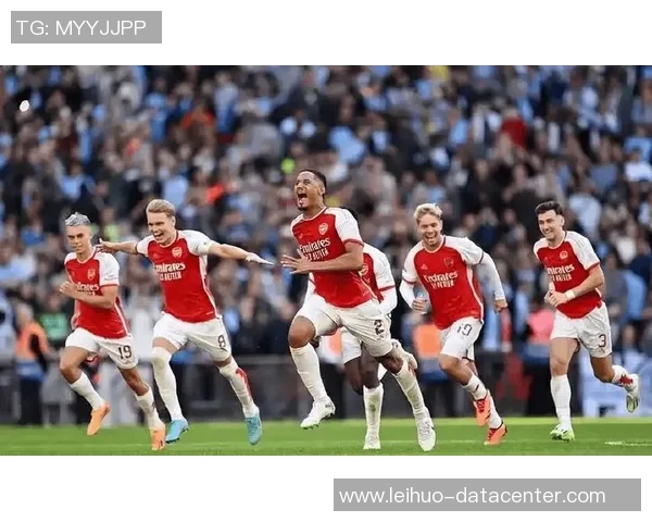 英超经典对决阿森纳主场大胜曼联6比2绝杀瞬间引发全场狂欢