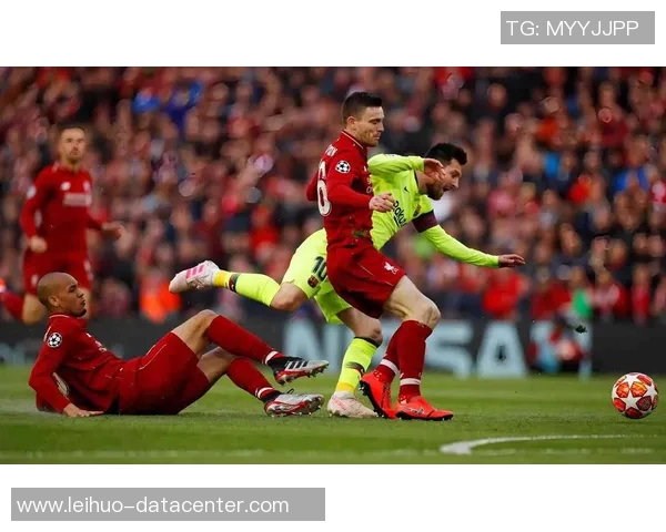 世界杯激战巴萨险胜利物浦点球争议引发全场狂欢