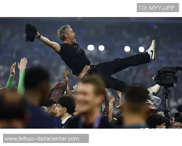 德甲惊天冷门里昂逆转巴黎圣日耳曼补时绝杀震撼全场