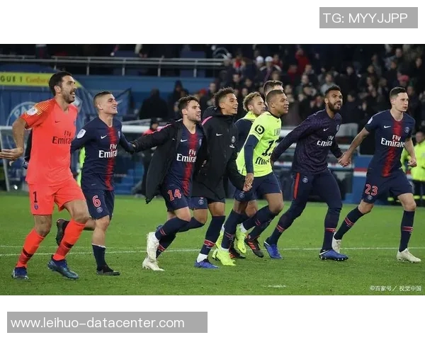 意甲经典对决曼联与巴黎圣日耳曼激战成和引发历史冷门回忆